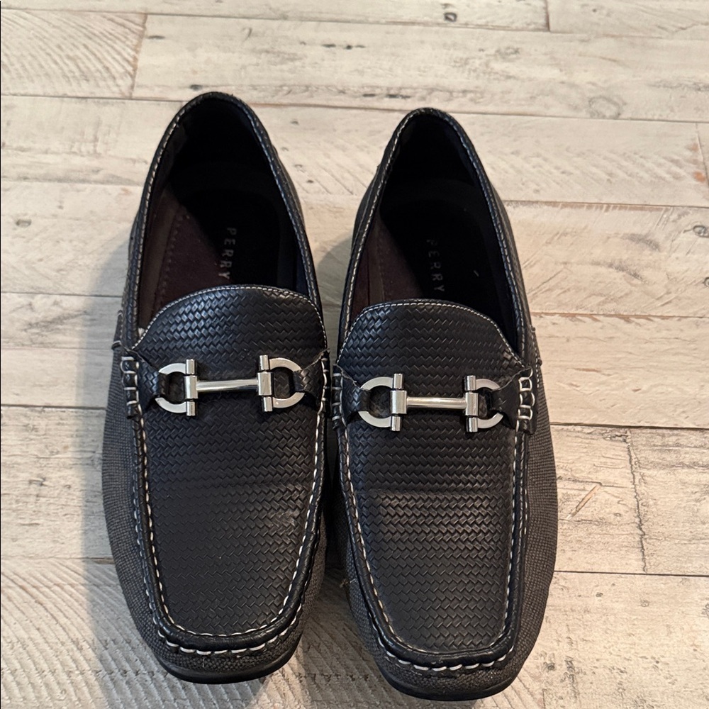 Perry Ellis Men’s Black Textured‎ Loafers w/ Silver Buckles Preppy Size 9.5